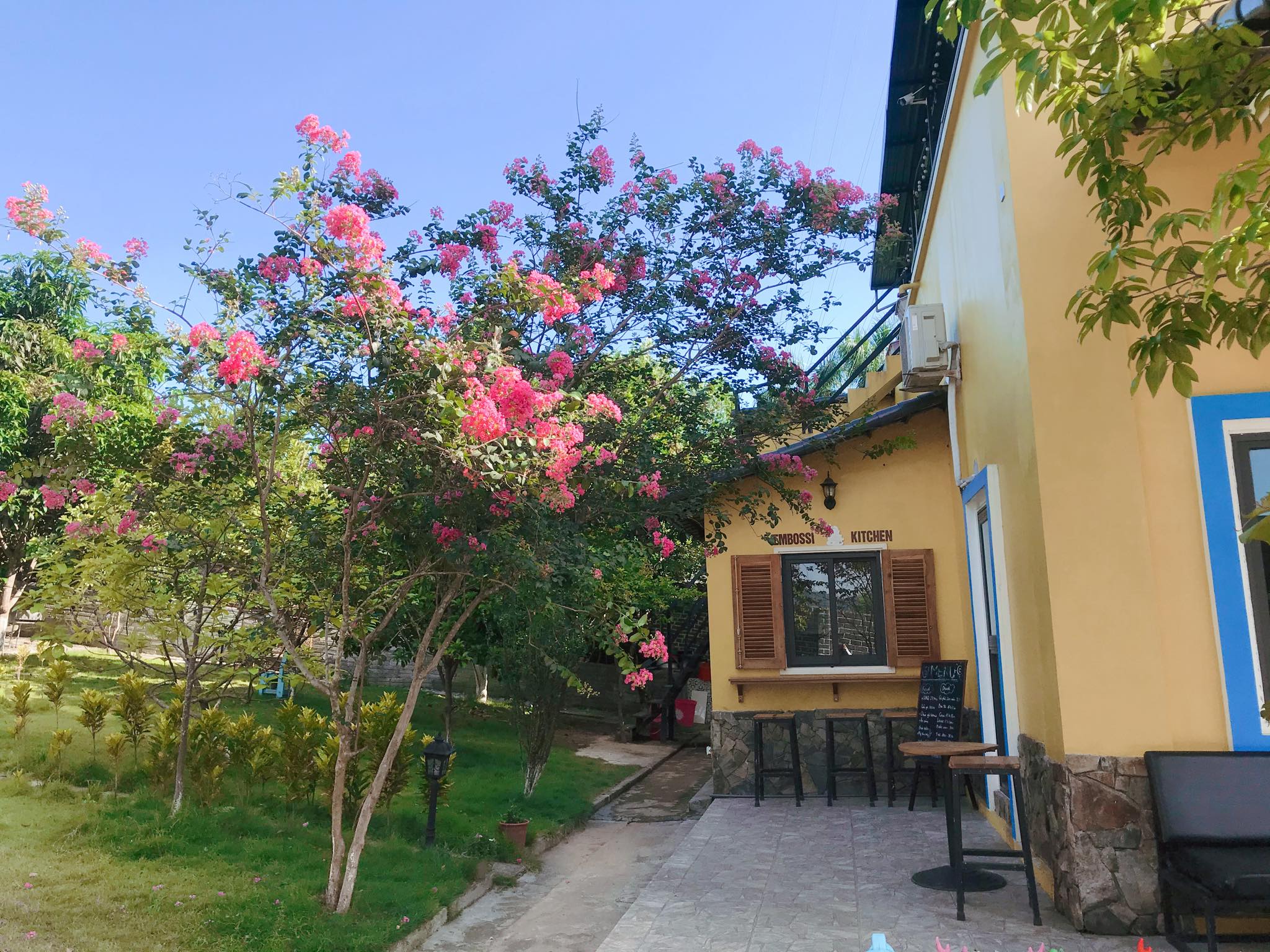 Embossi Garden